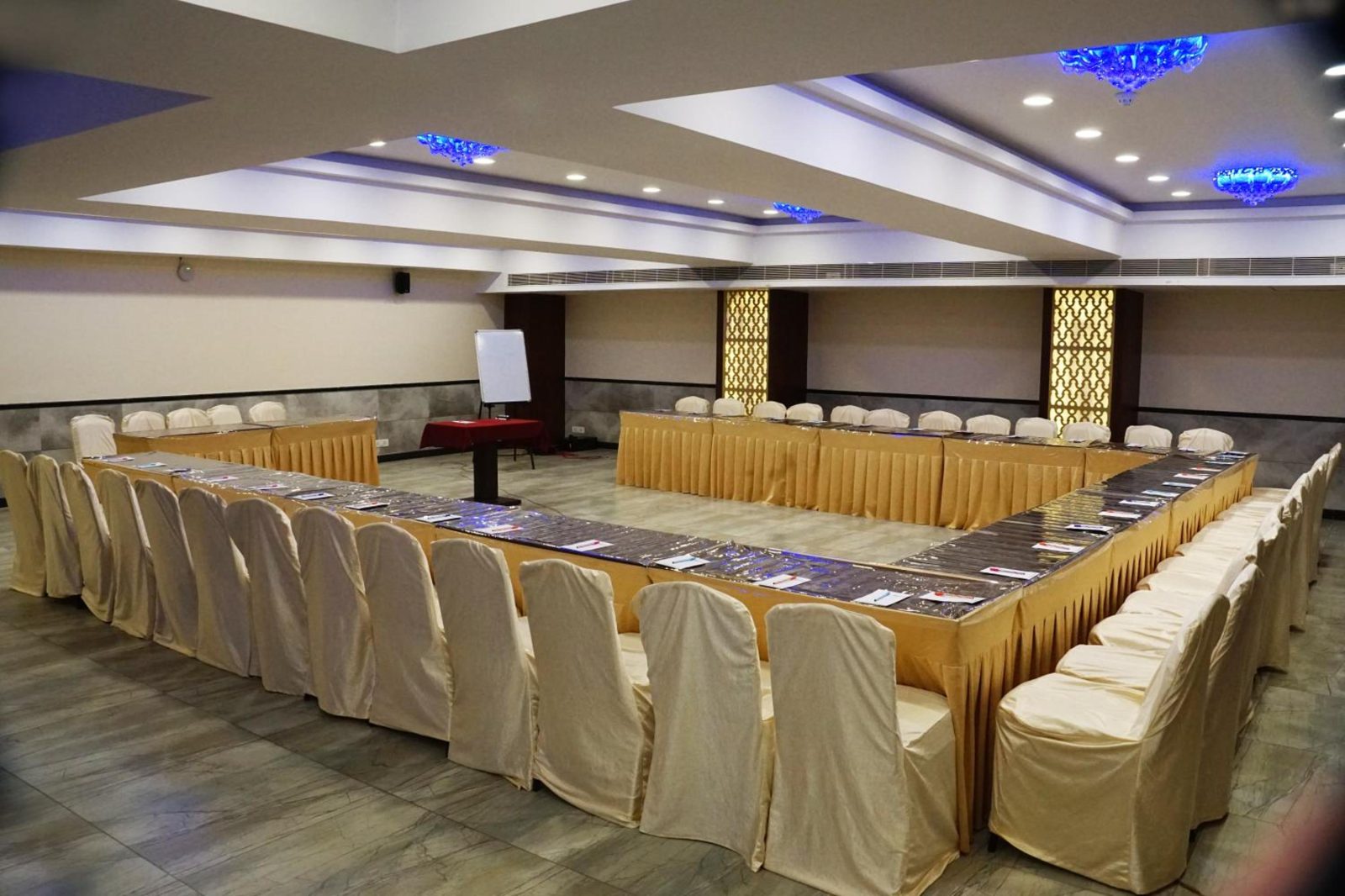SilverCloud Hotel and Banquets — photo 7
