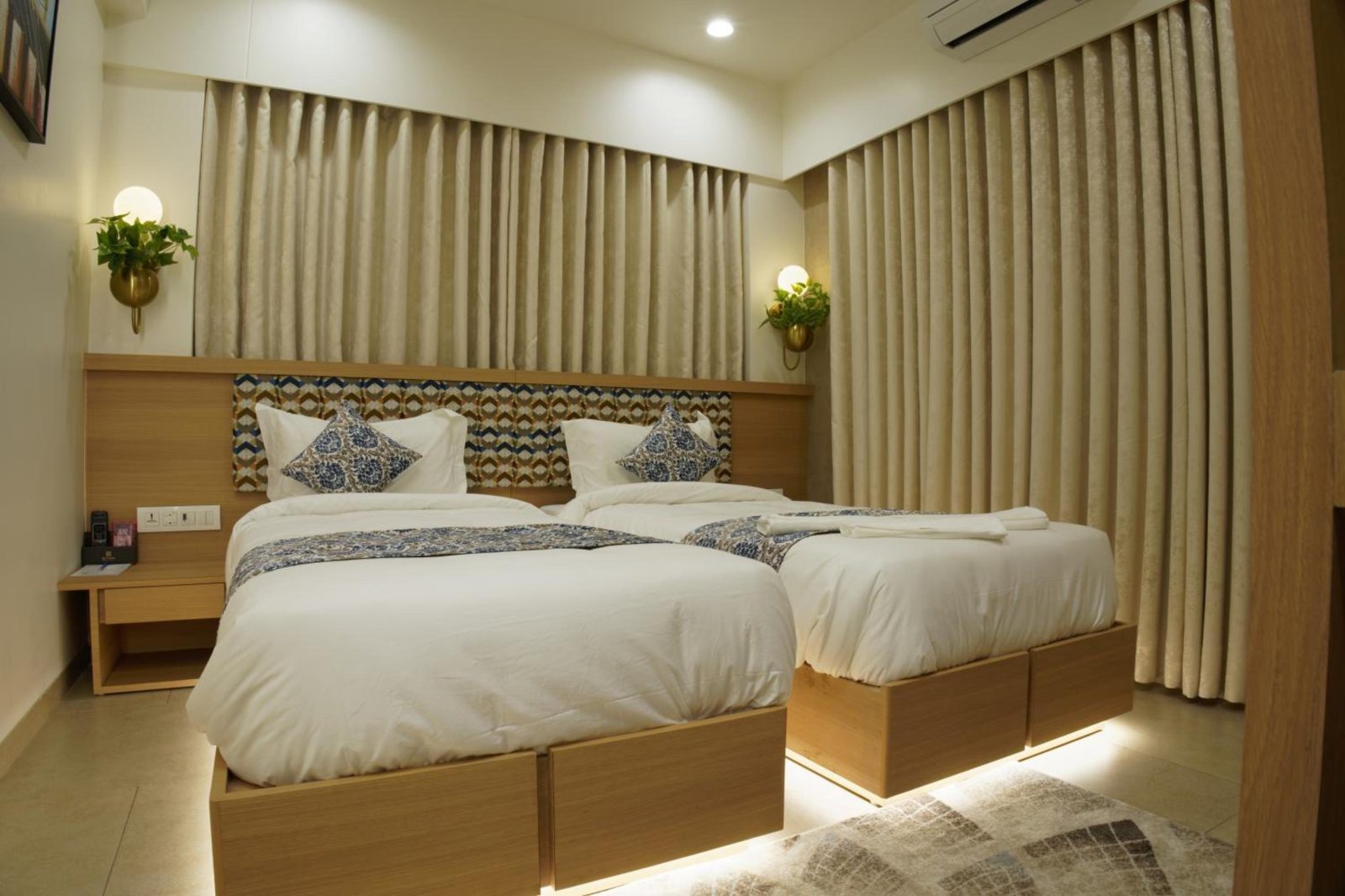 Hotel Elysian Residency — photo 6
