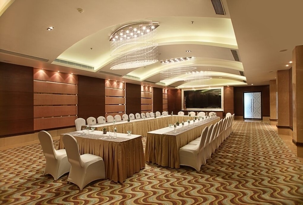 Fortune Select SG Highway, Ahmedabad - Member ITC Hotels' Group — photo 5